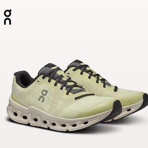 On Cloudgo Running  Women
shoe In Hay/ Sand Trainers size 8 NEW